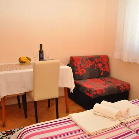 Ljuba Apartment *